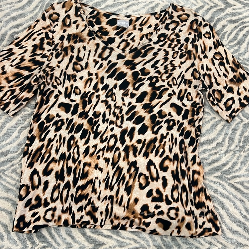 Chico V-neck T-shirt